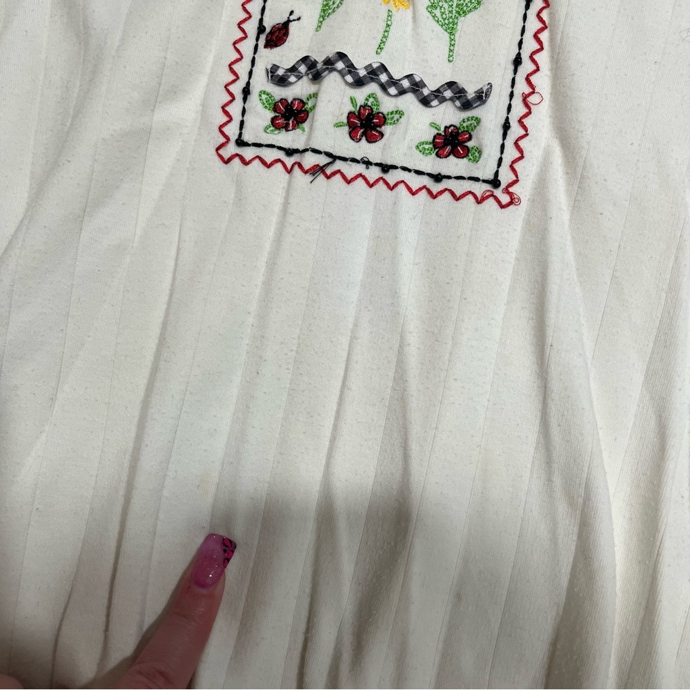 Cream Embroidered Floral Collared Pullover - Picture 7 of 7
